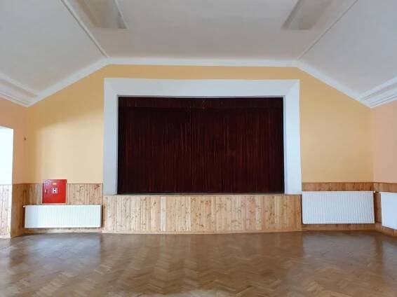 Rekonstrukce plynového topení a dřevěného obložení v kulturním domě - Oficiální stránky obce Mladějov na Moravě