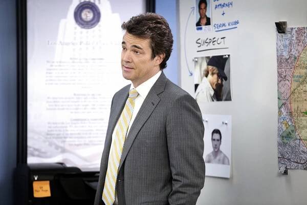 Closer: Nové případy - Hra s ohněm 2/2 - Z filmu - Jon Tenney