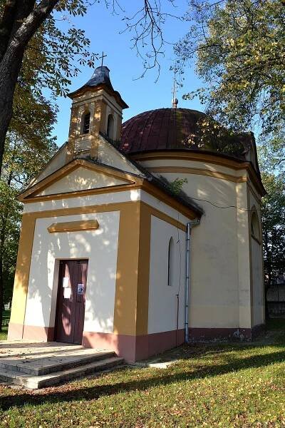 Súbor:Radošovce kaplnka 02 09.jpg – Wikipédia