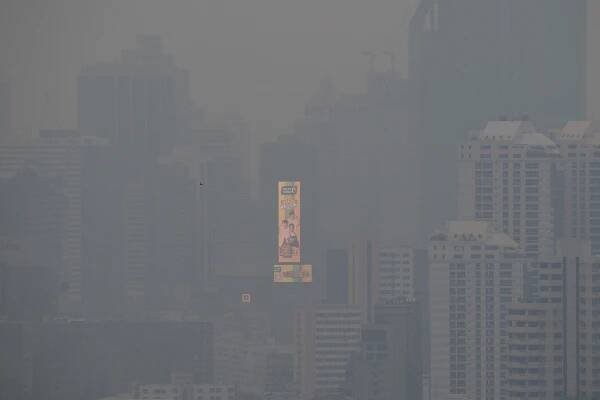 Fotky: Turistický ráj dusí smog