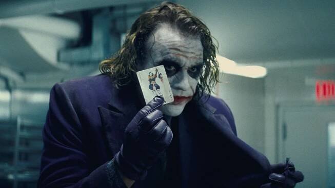 Ako vyzerá nový Joker? Nájdete tam podobu s postavou, ktorú hral Heath Ledger?