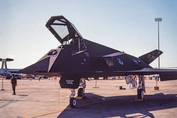 F-117 zaujme úchvatným designem