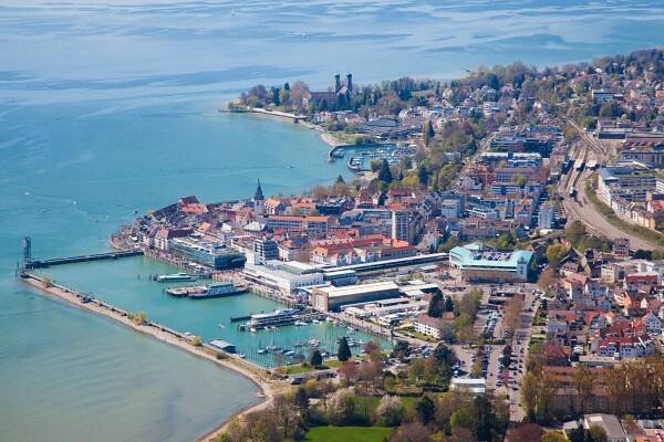 Friedrichshafen: město v Německu