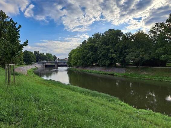 Hradec Králové, jez Hučák a… - Technická památka | Turistika.cz