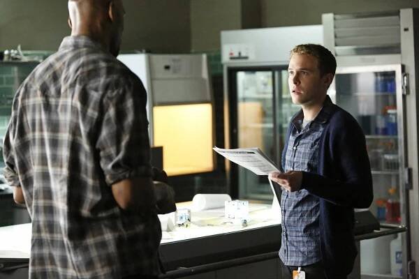 Iain De Caestecker - Agenti S.H.I.E.L.D. - Těžká je hlava - Z filmu