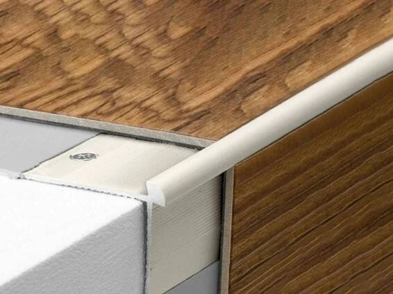 Schodová lišta vnější pro obložení schodů podlahou do 3 mm, Profilteam 38*25*1200 Inox E71 | Supellex