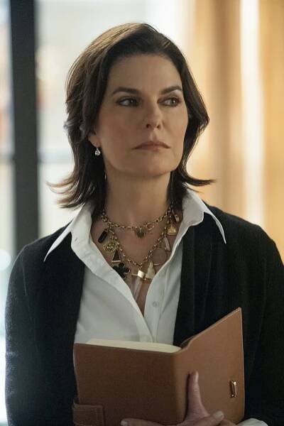 Exprezident Graves - The Careless Giant - Z filmu - Sela Ward