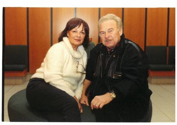 Poslední rozloučení s Janou Hlaváčovou (†85): Projevy slavných a čestná stráž u rakve!