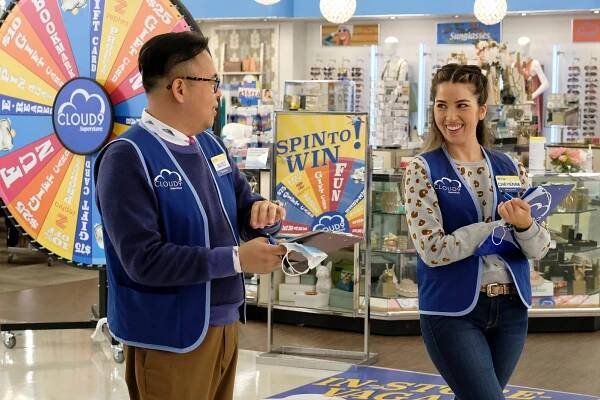Nico Santos, Nichole Sakura - Supermarket - Koleso šťastia - Z filmu