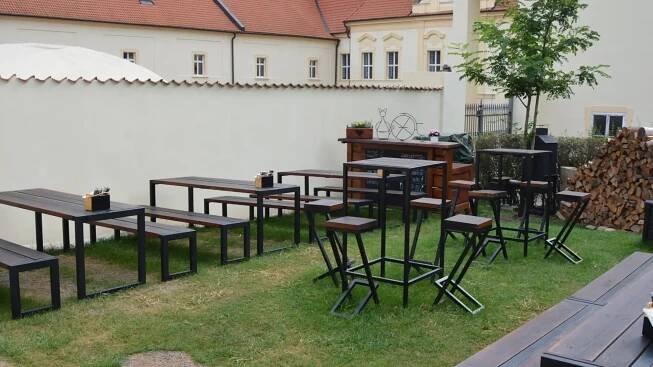 Prostory restaurace | Restaurace Na Zámku, Chrast