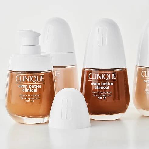 Clinique Even Better™ Clinica Serum Foundation pečující make-up SPF 20
