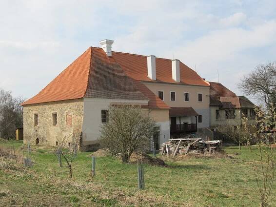 Soubor:Svinná - tvrz.JPG – Wikipedie