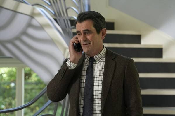 Taková moderní rodinka - Překvapení pro Lily - Z filmu - Ty Burrell