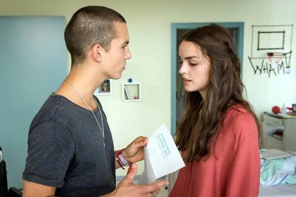 Club der roten Bänder - Abschiede - Z filmu - Tim Oliver Schultz, Luise Befort