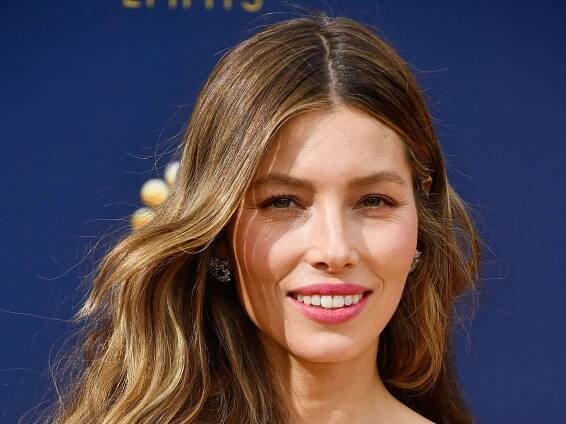 Jessica Biel Shares No-Makeup Selfie in Support of Kate Upton