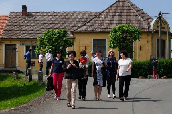 Návštěva hodnotící komise soutěže Vesnice roku 2016 - 27.5.2016 - Oficiální stránky obce Buková