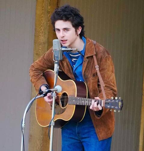 EXCLUSIVE: Timothee Chalamet and Monica Barbaro perform onstage on the set of 'A Complete Unknown' 