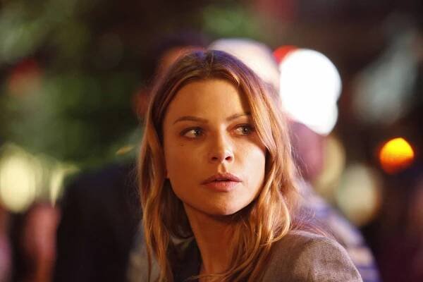Lucifer - Lucifere, zůstaň. Hodný ďábel. - Z filmu - Lauren German