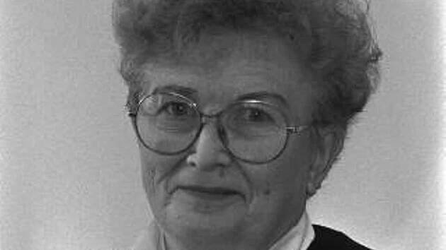 V 92 letech zemřela Anna Váchalová, jako dítěti jí matka uřízla obě ruce - iDNES.cz