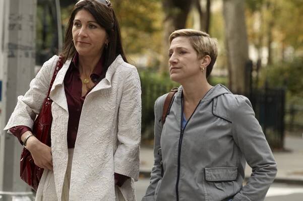 Sestřička Jackie - Sladidlo - Z filmu - Eve Best, Edie Falco