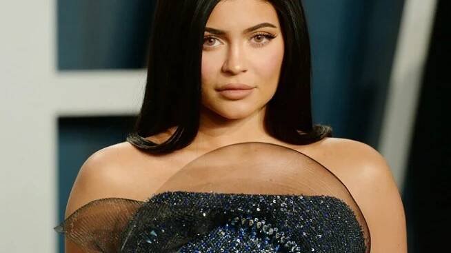 Nejmladší miliardářka se díky penězům změnila v jinou ženu. Kylie Jennerová plastiky zapřít nemůže | Život v Česku