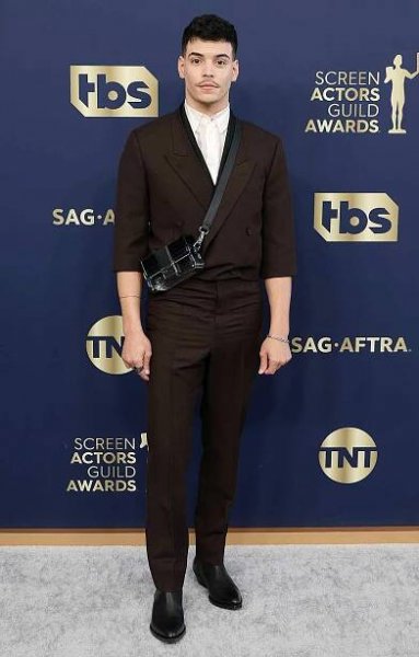 SAG Awards 2022 Aaron Dominguez