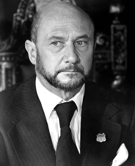 TRIAL BY COMBAT, (aka DIRTY KNIGHT'S WORK, aka A CHOICE OF ARMS, aka CHOICE OF WEAPONS), Donald Pleasence, 1976