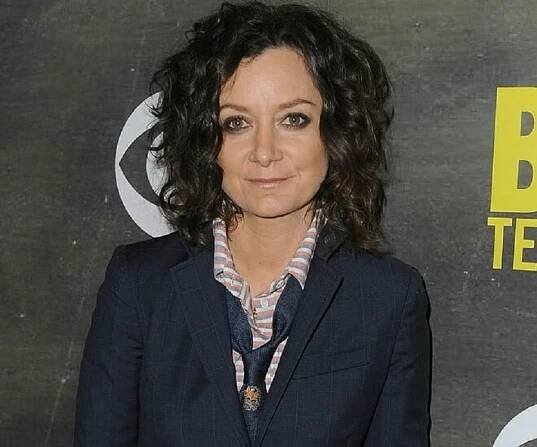 Sara Gilbert Biography - Facts, Childhood, Family Life & Achievements