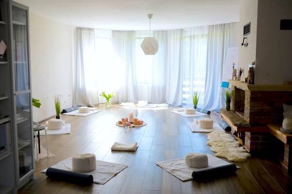 STUDIO - STILLNESS in the city. Mindfulness for Individual and Corporate