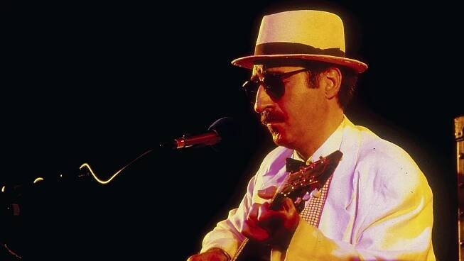 Leon Redbone, Idiosyncratic Throwback Singer, Is Dead at 69