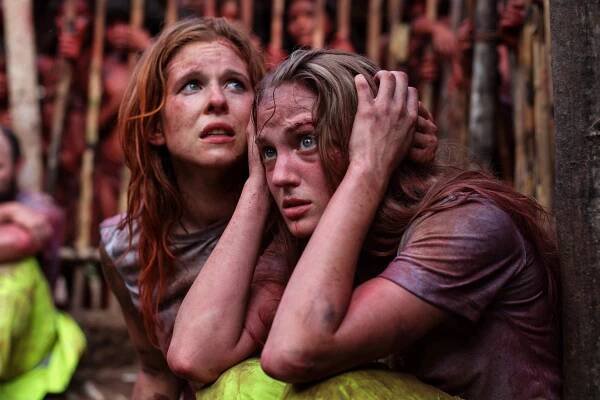 The Green Inferno - Z filmu - Magda Apanowicz, Kirby Bliss Blanton