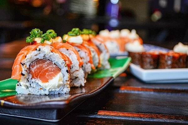 Je sushi dietní