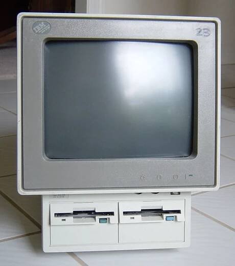 Soubor:IBM Personal System2 Model 25.jpg