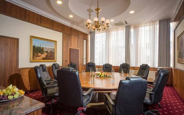 Pobyt u Westfield Chodov v TOP HOTELU Praha **** s polopenzí formou bufetu a neomezeným wellness + fitness