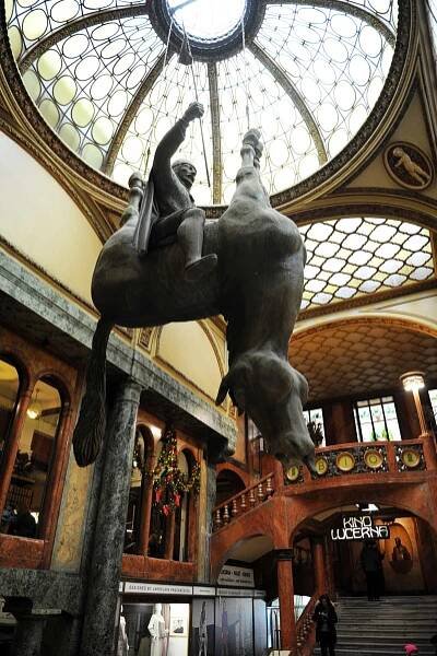 Pasáž Lucerna • Pestrá Praha