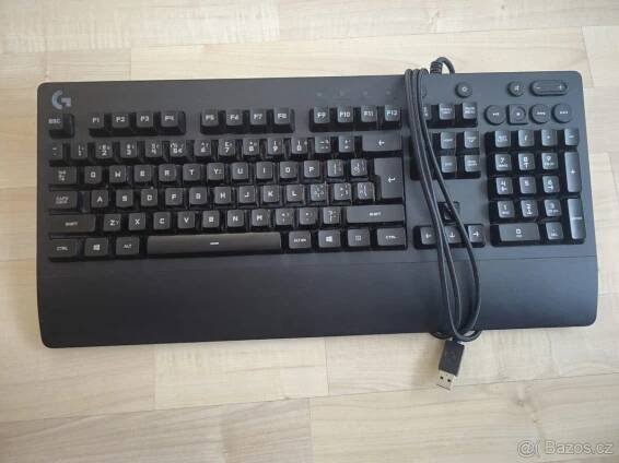 Logitech G213