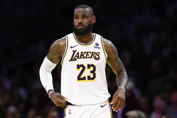 LeBron James Officially Declines Player Option With Lakers,