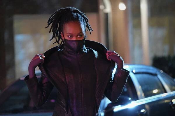 Black Lightning - Kniha zkázy: 2. kapitola: Théseova loď - Z filmu - Teesha Renee