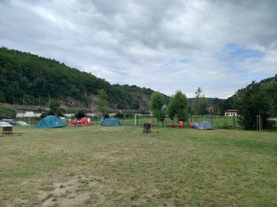 Letní sezona v kempech začíná pomaleji. Zájem ovlivňuje počasí i ceny