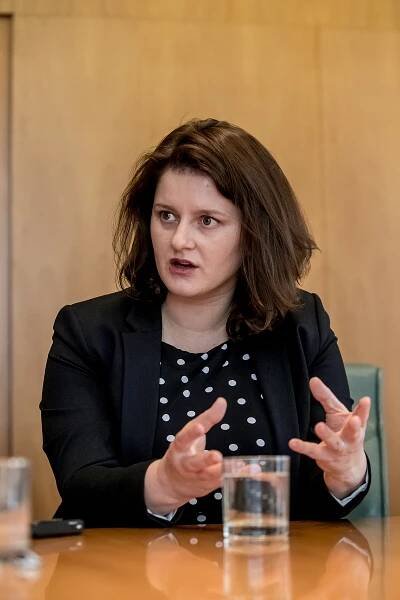 Situace ve vládě? Je to fraška a boj o pozice, řekla Maláčová v debatě