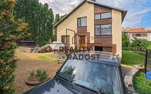 Rodinné domy, Leska, Dobšice, 420 m²