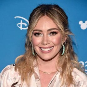 Hilary Duff wears matching makeup with her daughter at Taylor's Eras tour
