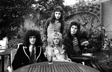 Kapela Queen vydala písničku nahranou před 30 lety. Zapomněli jsme na ni,  přiznal bubeník - CNN Prima NEWS