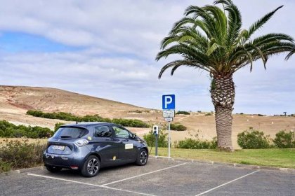 Renault dáva zmysel solárnej a veternej energii na portugalských ostrovoch | Autogratis.sk