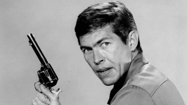 James Coburn: Britt ze Sedmi statečných, pistolník i rváč. Dvacet let života strávil v bolestech - Médium.cz