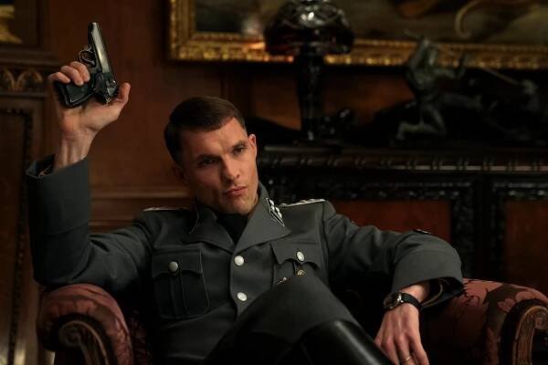 Jsou světla, která nevidíme - Epizoda 2 - Z filmu - Ed Skrein
