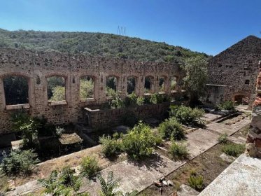 Bývalá továrna / důl Korsika 2023 | Urbex fans - sociální síť pro fanoušky Urbexu