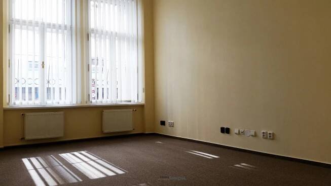 ( Pronajato ) Pronájem samostatného administrativního prostoru, Pobřežní, Praha 8 – Karlín – Ivana Šimková – realitní makléřka