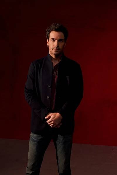 Uklízečka - Série 3 - Promo - Santiago Cabrera