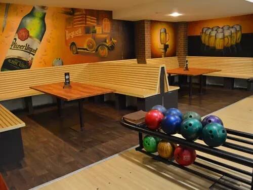 Absolutní Bowling v Holešovicích – Kudy z nudy 